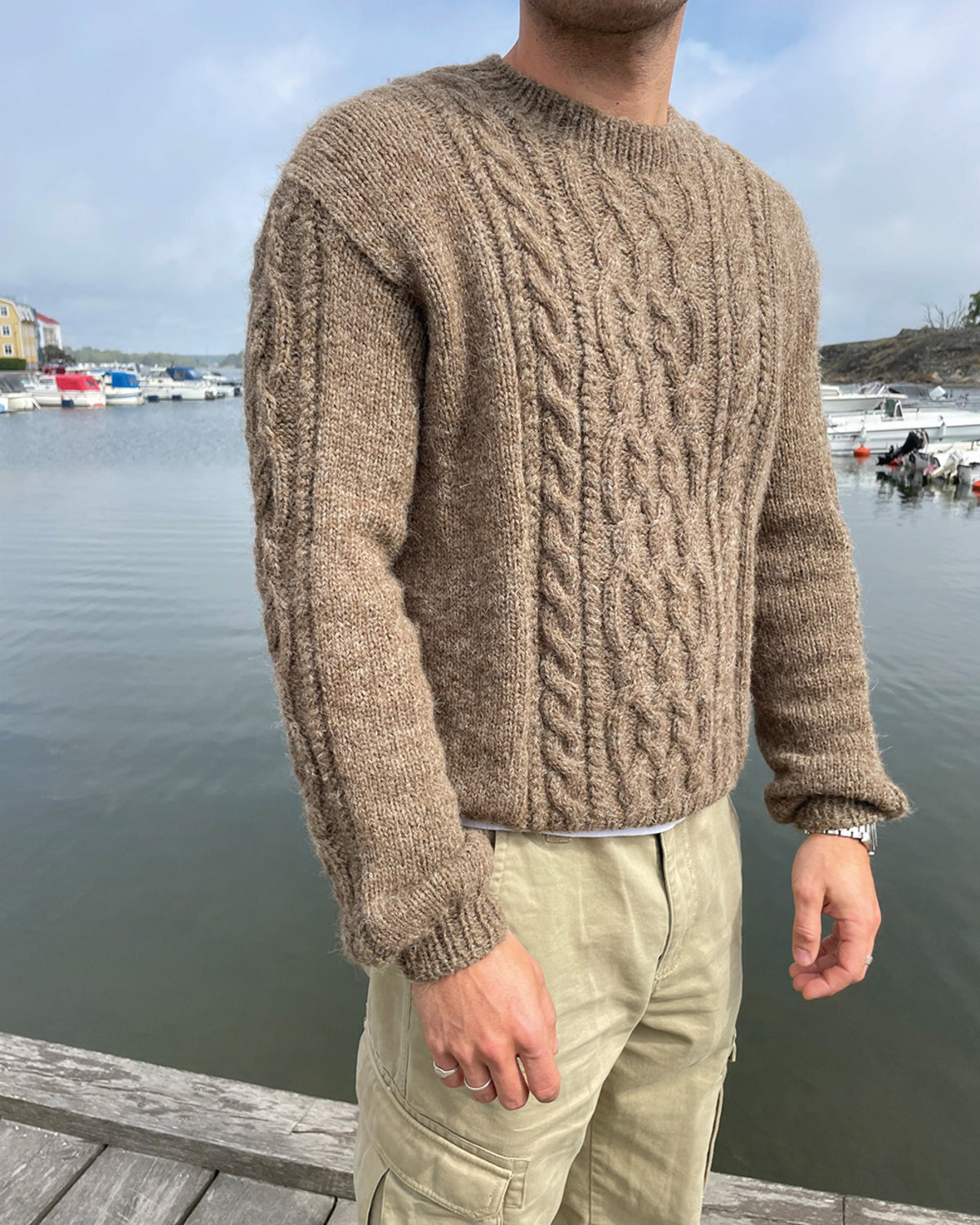 Herresweater med snoninger (digital opskrift)