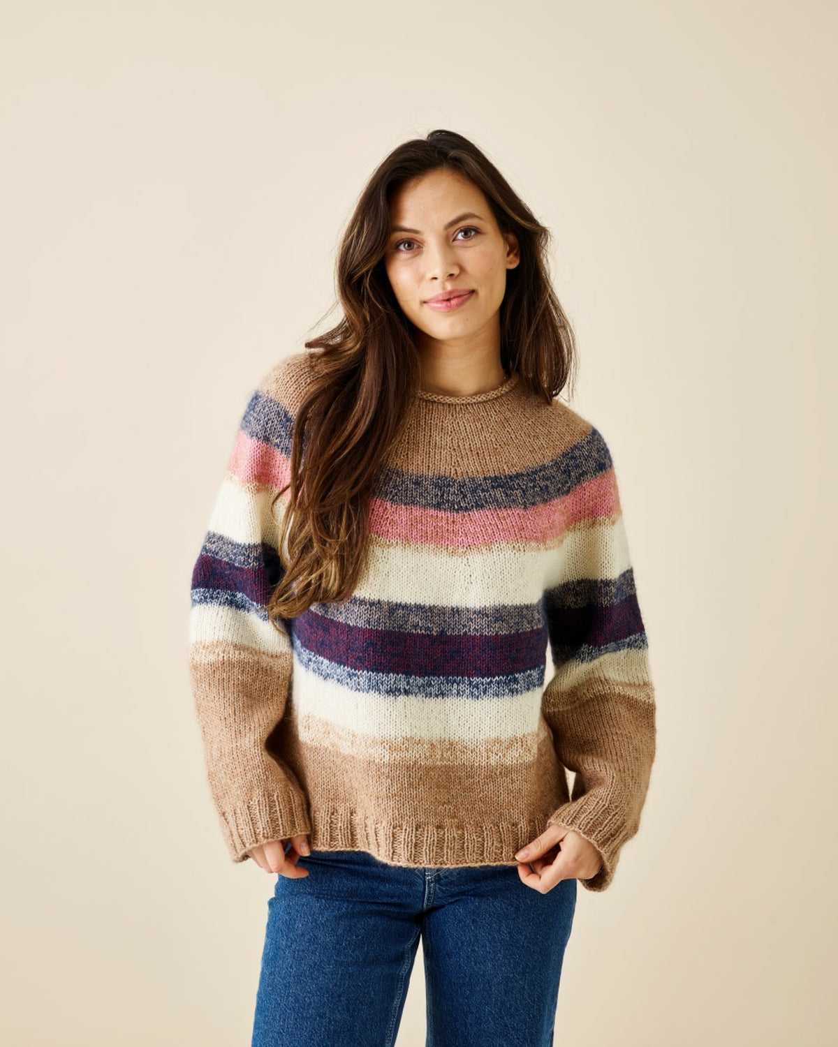 Sweater med rundt bærestykke og striber (digital opskrift)